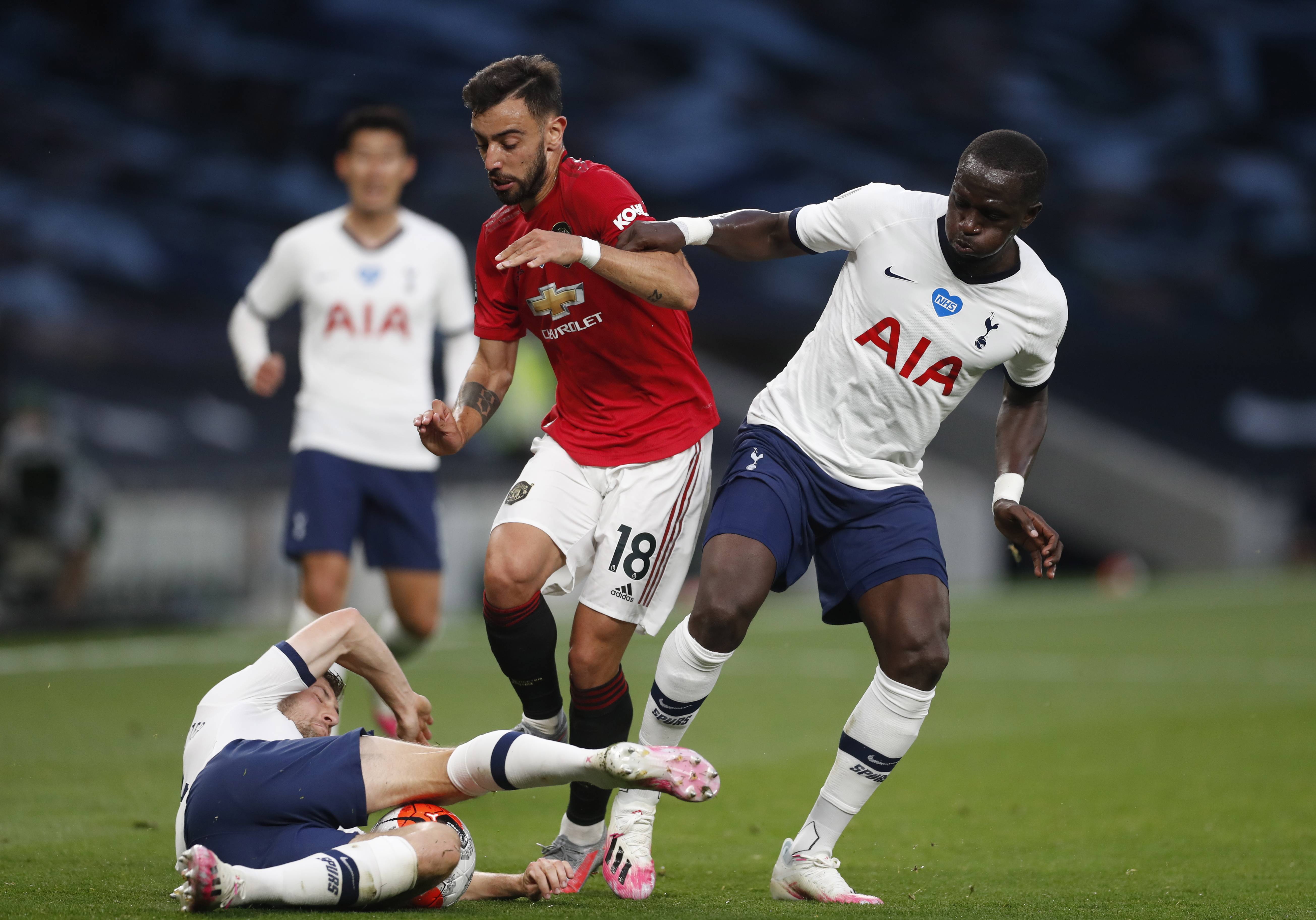 众多学生成 众多学生成